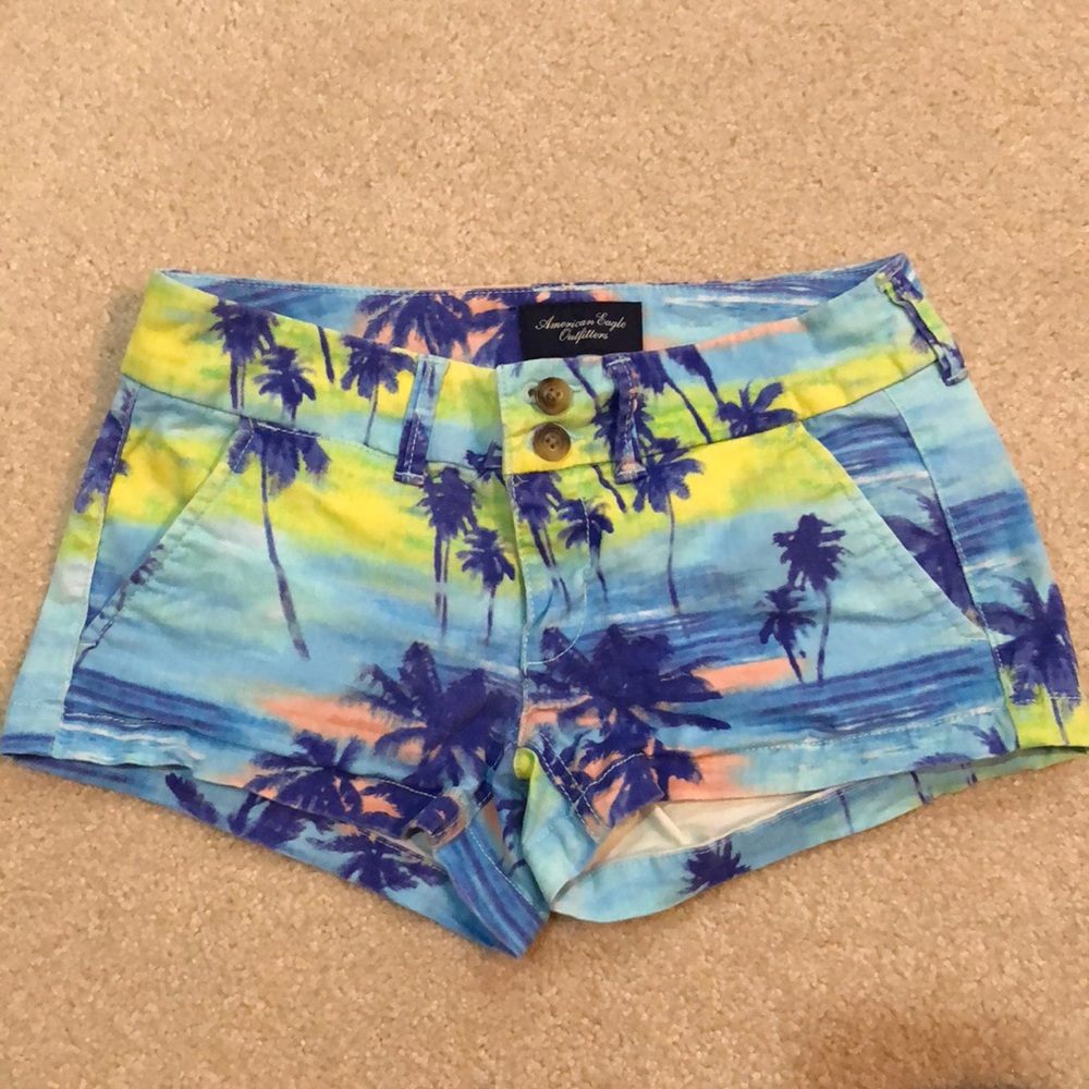 American Eagle patterned shorts
